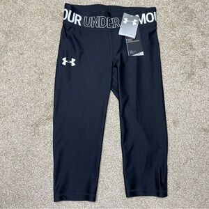 NEW Under Armour HeatGear Capri Athletic Pants Leggings (Black) Youth MEDIUM